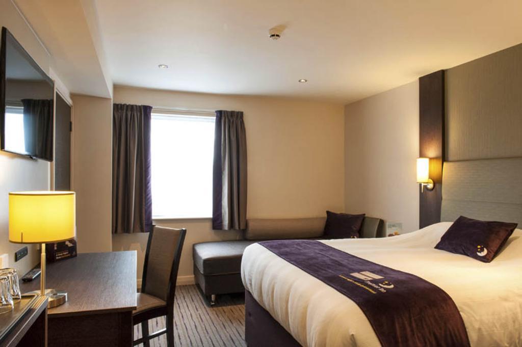 Premier Inn Falkirk - Larbert Kültér fotó