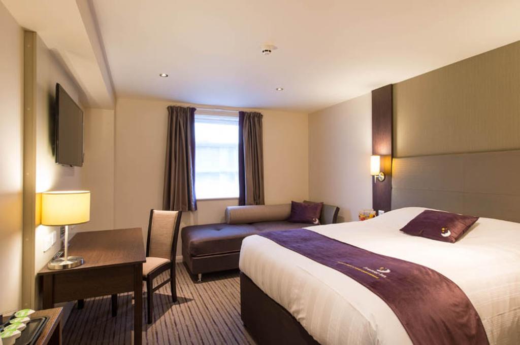 Premier Inn Falkirk - Larbert Kültér fotó