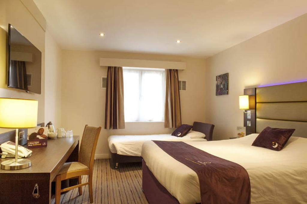 Premier Inn Falkirk - Larbert Kültér fotó