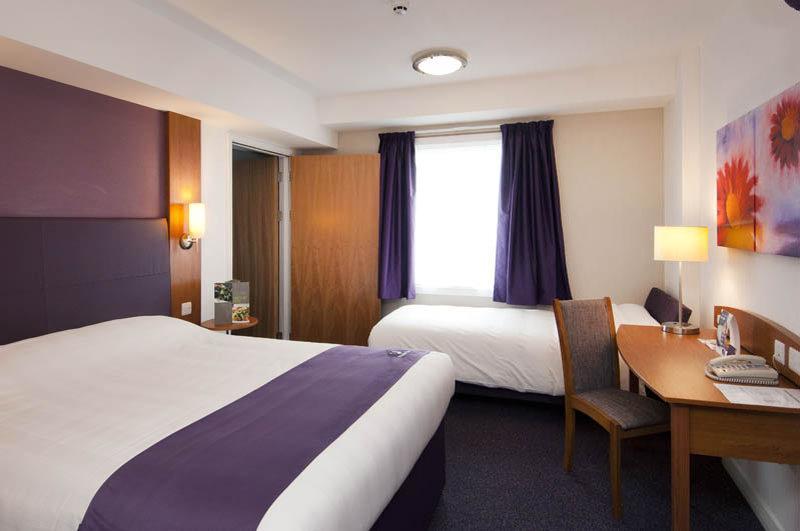 Premier Inn Falkirk - Larbert Kültér fotó